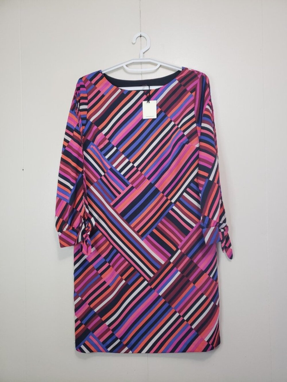 Trina Turk Women M Jaxon Dress Bright Pink Stripe Bold Cuff Tie Open Slit Sleeve - Picture 2 of 8